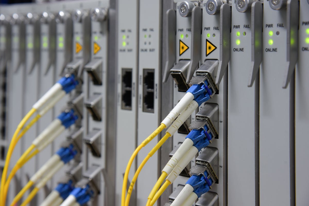 Auto-tunable DWDM transceivers reduce time to deploy new services and decrease costs.