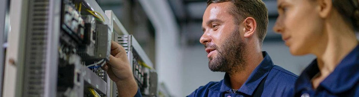 Reduce Data Center Energy Use with Low-Power Optics